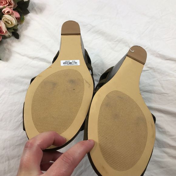 NWT Torrid Cutout Peep Toe Olive Wedge 11.5 - Picture 6 of 7